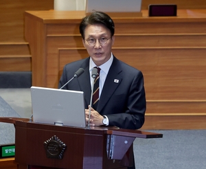 PM to hold meeting over Lotte Card, KT data breach this week